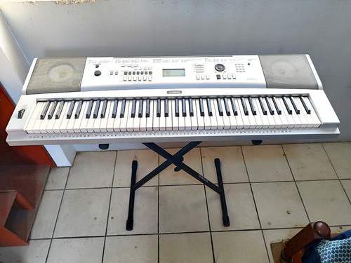 Teclado Yamaha Dgx-230 Portable Grand 76 Teclas (Usado)