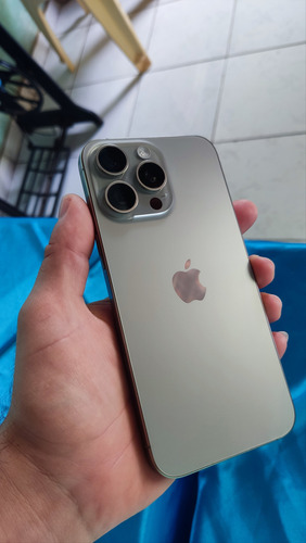 Apple iPhone 15 Pro Max (256 Gb) - Titânio Natural (Usado)
