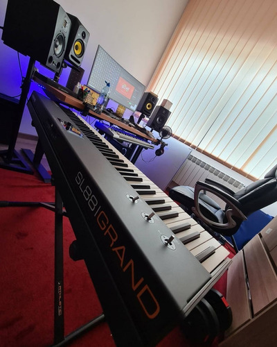 Teclado Studiologic Sl88 Grand Fatar + Rocker Music